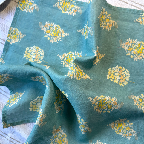 Thoughtful Gifts for Moms: Artful Keepsakes She’ll Treasure Every Day