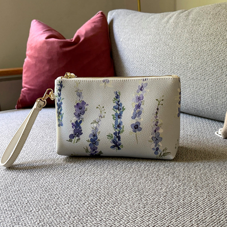 clutches, totes + carry-alls