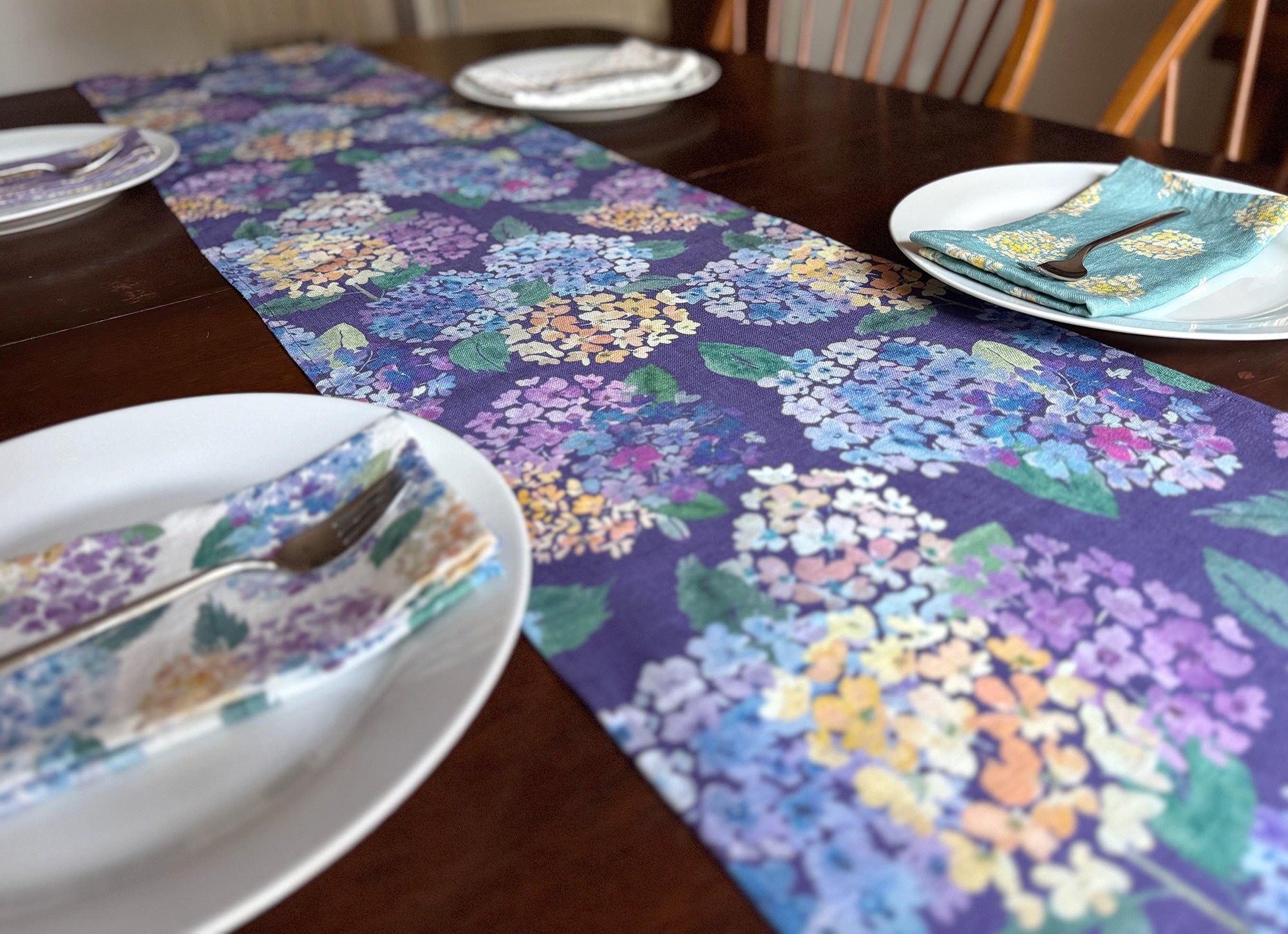 endless hydrangea linen table runner