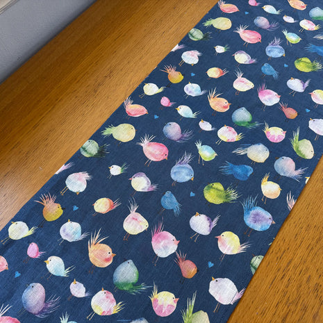 floofy birds european linen table runner