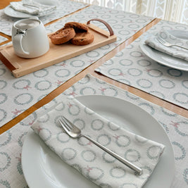 holiday wreath linen table runner